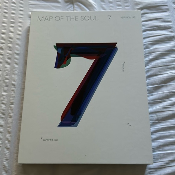 BTS map of the soul album - Picture 1 of 4